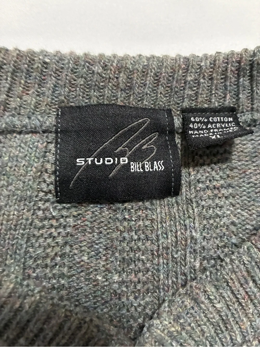 Studio Bill Blass Men’s XL Charcoal Gray Textured Knit Henley Sweater 60% Cotton